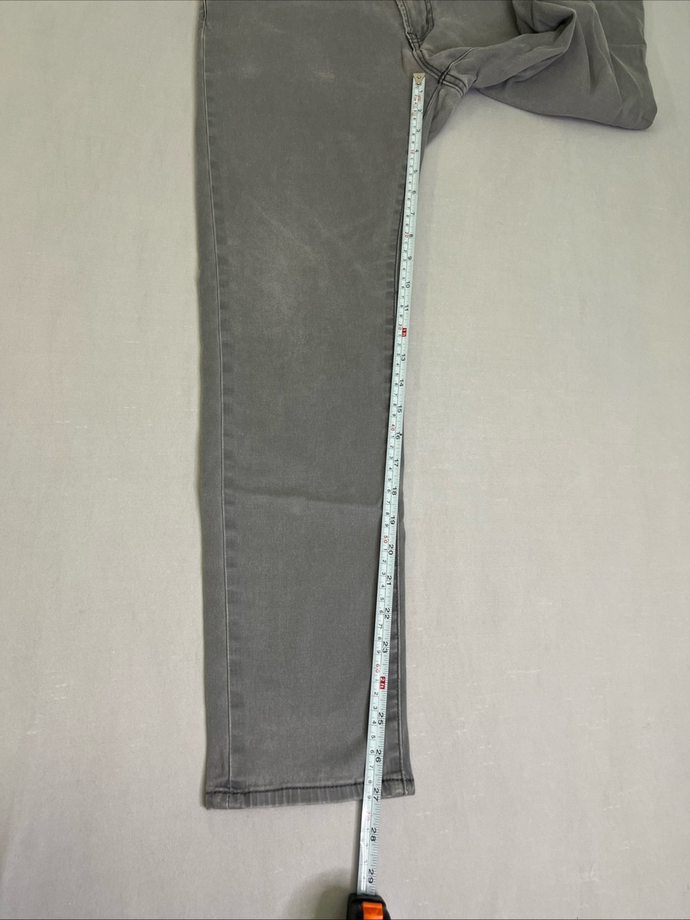 Uniqlo Women’s Slim Jeans in Grey - Picture 9 of 11